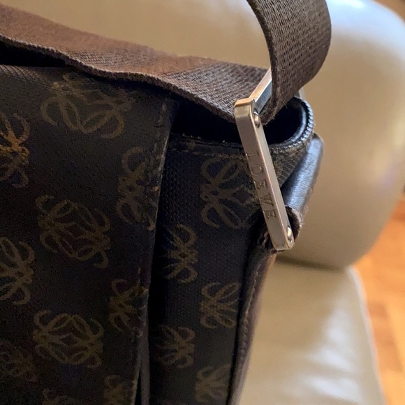 LOEWE Authentic messenger bag unisex - Picture 7 of 14